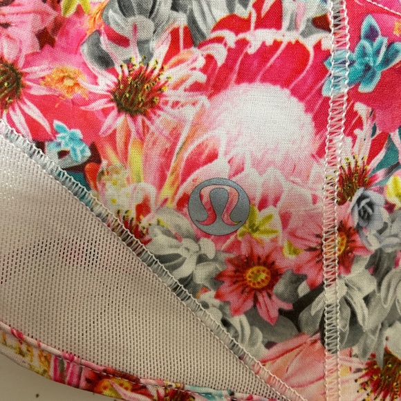 Lululemon Hotty Hot Short Size 8 Floral Pink Liner Free - Picture 5 of 10